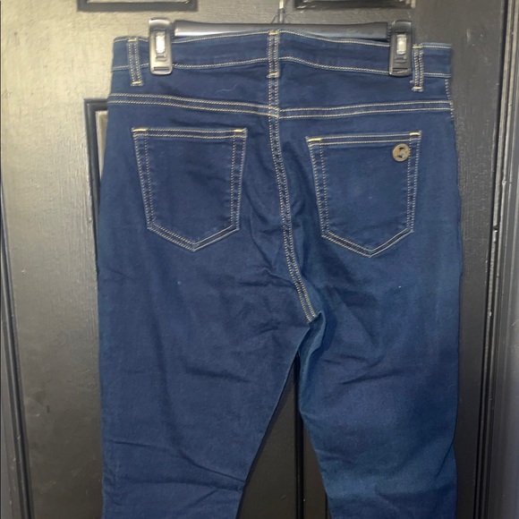 Michael Kors Izzy Skinny Jeans - Picture 3 of 4